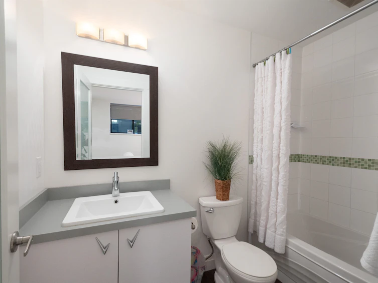 1930 Panorama Drive, North Vancouver, BC, V7G 1V1 - 34