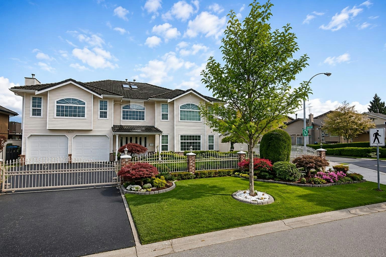 13839 91 Avenue, Surrey, BC, V3V 7K4