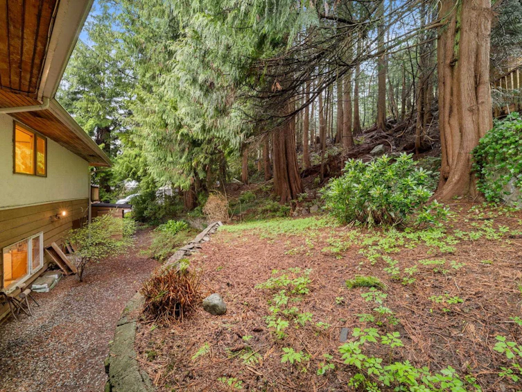 234 Rondoval Crescent, North Vancouver, BC, V7N 2W7 - 32
