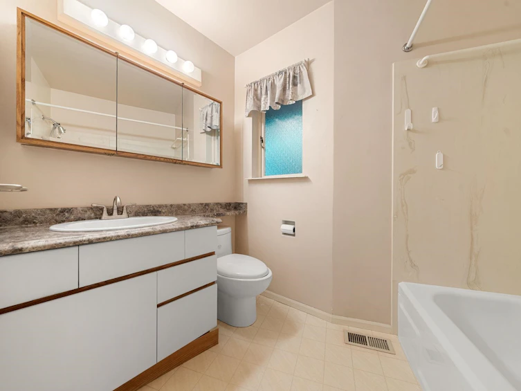 234 Rondoval Crescent, North Vancouver, BC, V7N 2W7 - 23