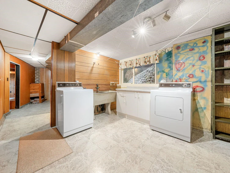 234 Rondoval Crescent, North Vancouver, BC, V7N 2W7 - 30