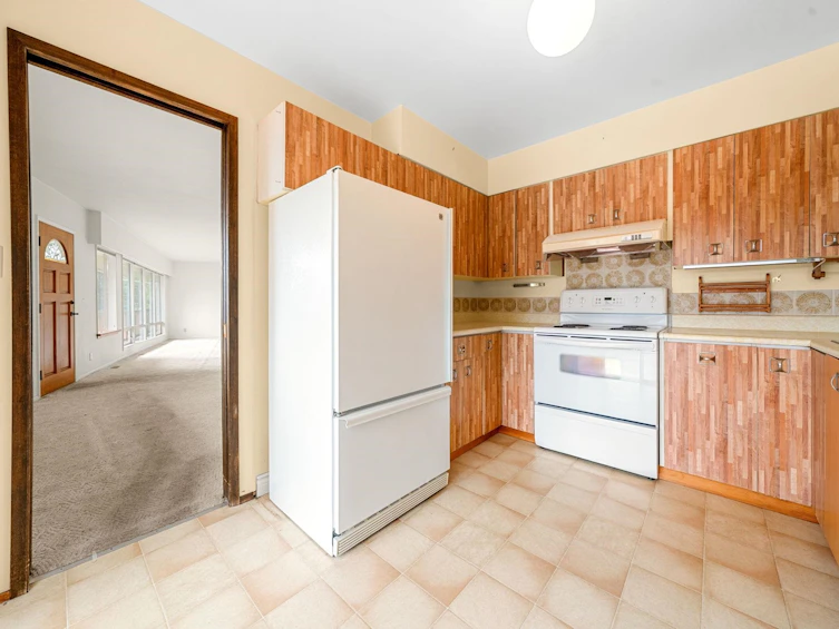 234 Rondoval Crescent, North Vancouver, BC, V7N 2W7 - 10