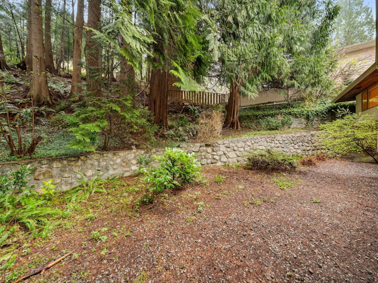 234 Rondoval Crescent, North Vancouver, BC, V7N 2W7 - 33