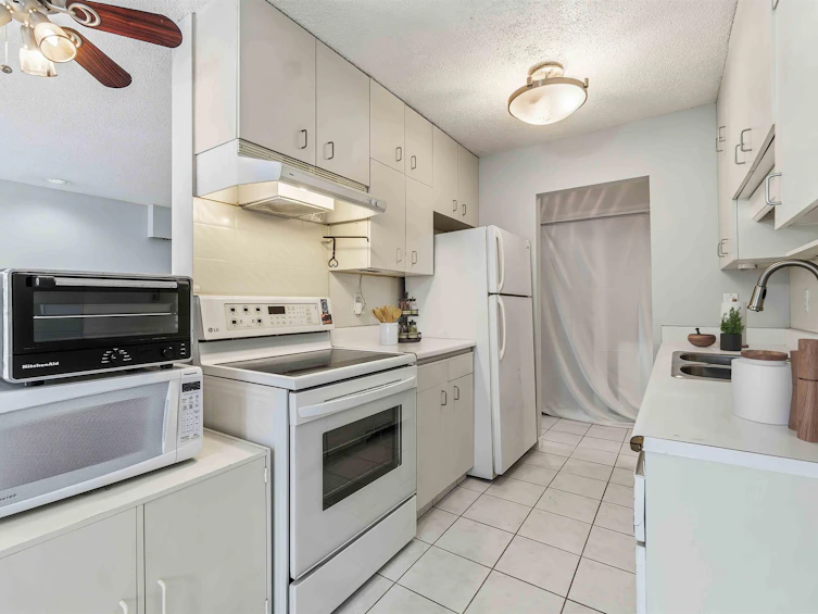 203-1425 Cypress Street, Vancouver, BC, V6J 3L1 - 13