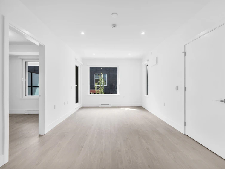 2210 E 1st Avenue, Vancouver, BC, V5N 1B6 - 14