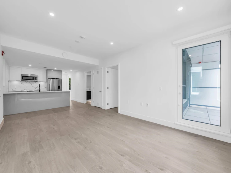 2210 E 1st Avenue, Vancouver, BC, V5N 1B6 - 15