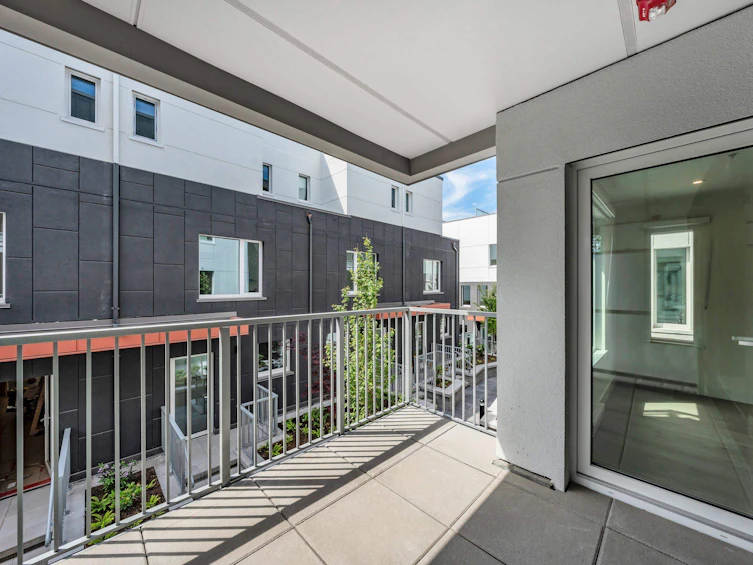 2210 E 1st Avenue, Vancouver, BC, V5N 1B6 - 31