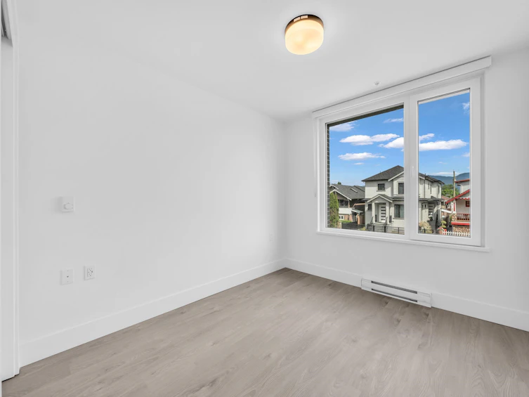 2210 E 1st Avenue, Vancouver, BC, V5N 1B6 - 18