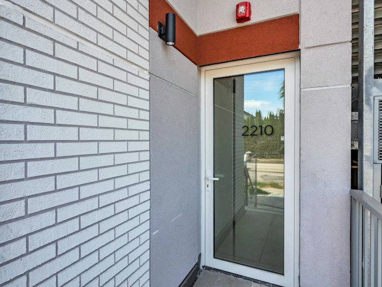 2210 E 1st Avenue, Vancouver, BC, V5N 1B6 - 29