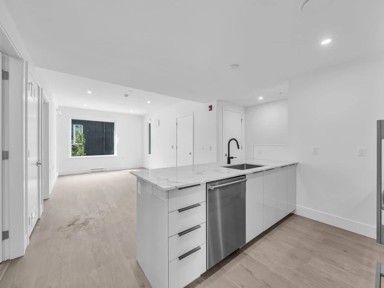 2210 E 1st Avenue, Vancouver, BC, V5N 1B6 - 7