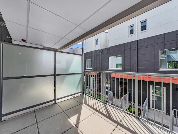 2210 E 1st Avenue, Vancouver, BC, V5N 1B6 - 30