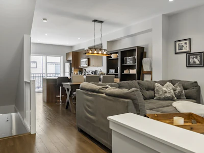 40-6895 188 Street - 4