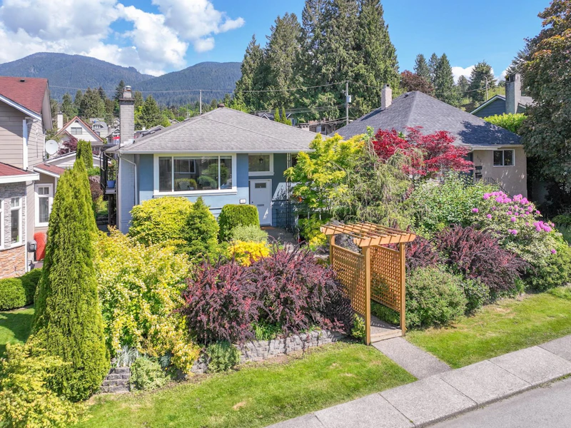 316 W 21st Street, North Vancouver BC V7M 1Z5