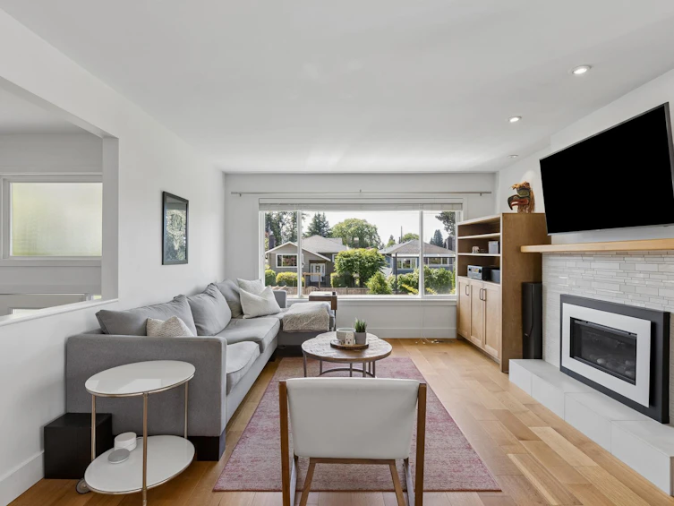 316 W 21st Street, North Vancouver, BC, V7M 1Z5 - 4