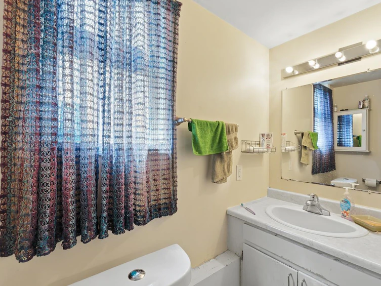 15318 87a Avenue, Surrey, BC, V3S 4Z9 - 25