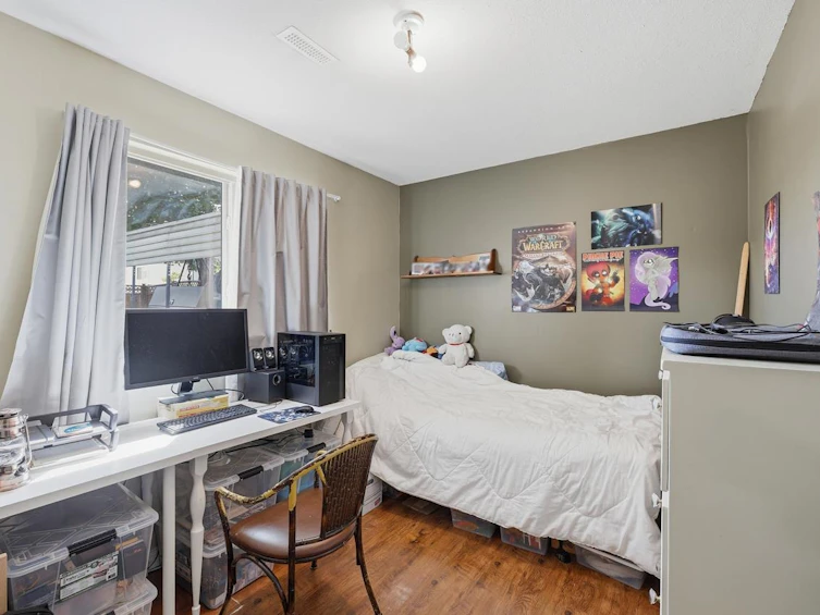 15318 87a Avenue, Surrey, BC, V3S 4Z9 - 13