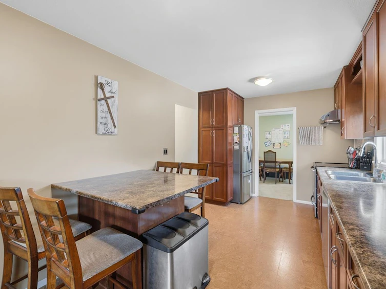 15318 87a Avenue, Surrey, BC, V3S 4Z9 - 10
