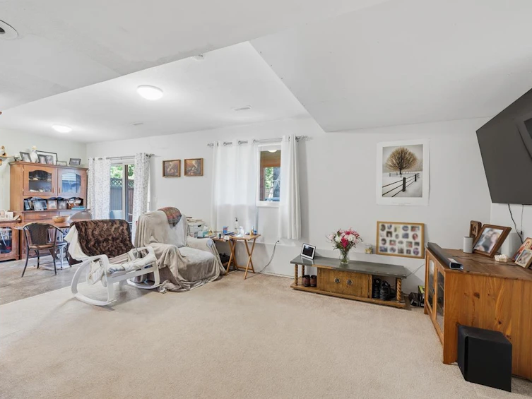 15318 87a Avenue, Surrey, BC, V3S 4Z9 - 16