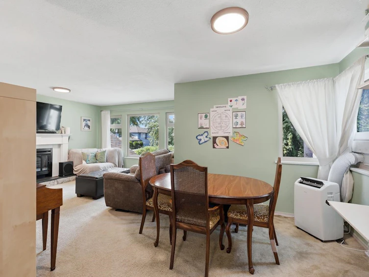 15318 87a Avenue, Surrey, BC, V3S 4Z9 - 5