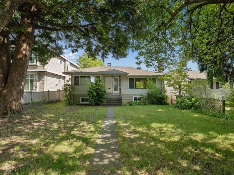 8406 12th Avenue, Burnaby, BC, V3N 2L6