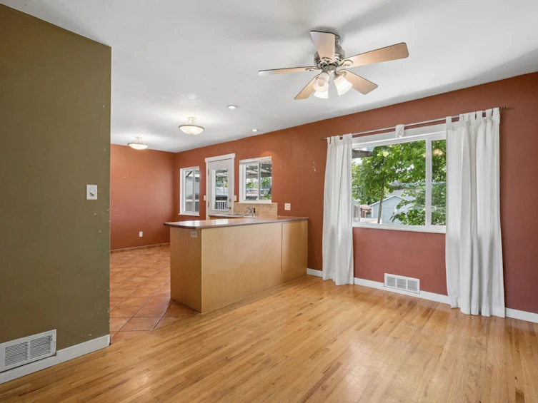 8406 12th Avenue, Burnaby, BC, V3N 2L6 - 9
