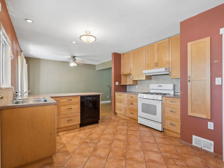 8406 12th Avenue, Burnaby, BC, V3N 2L6 - 11