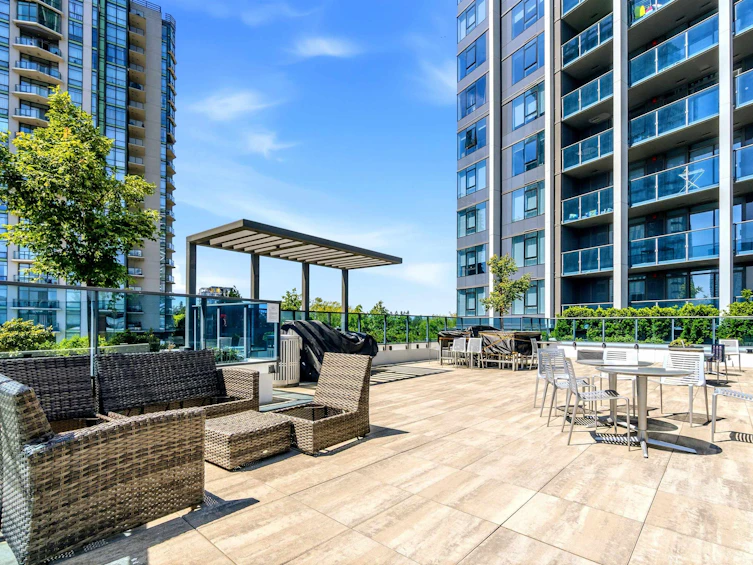 2501-10448 University Drive, Surrey, BC, V3T 0S7 - 2