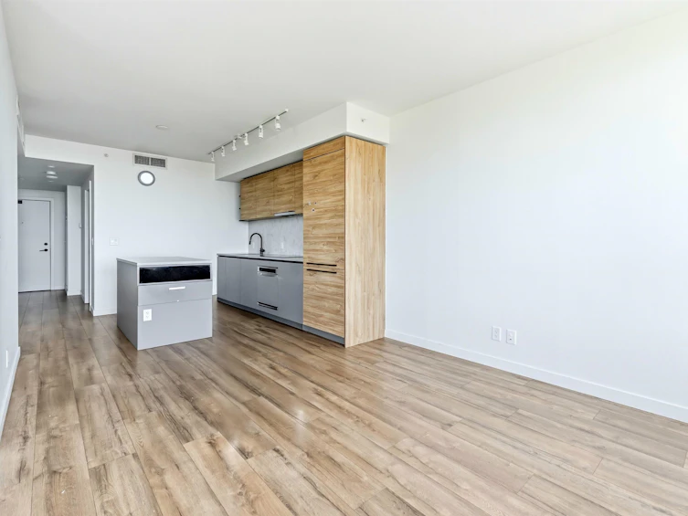 2501-10448 University Drive, Surrey, BC, V3T 0S7 - 16