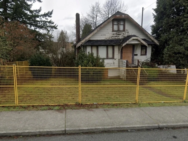 5415 Barker Avenue, Burnaby, BC, V5H 2N8 - 3
