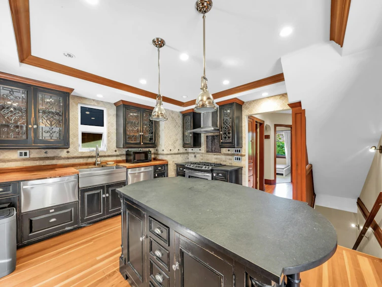 4580 W 1st Avenue, Vancouver, BC, V6R 1H8 - 6
