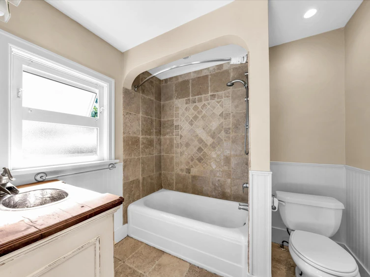 4580 W 1st Avenue, Vancouver, BC, V6R 1H8 - 9
