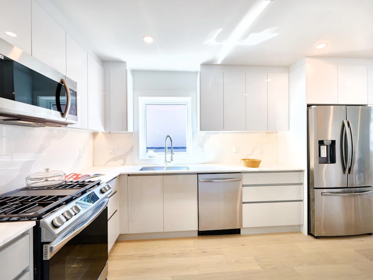 810 E 51st Avenue, Vancouver, BC, V5X 1E5 - 6