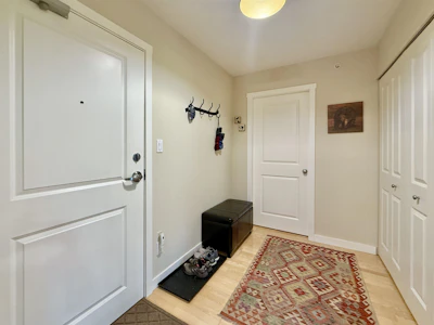 404-5631 Inlet Avenue - 5