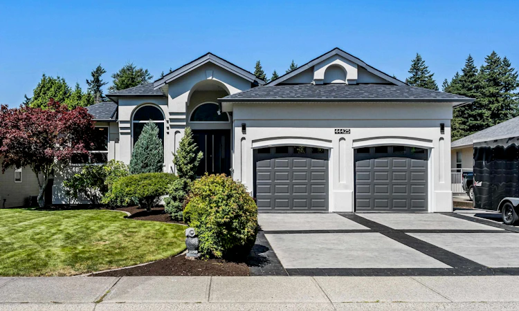 44425 Elsie Place