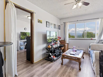 6632 Canada Way - 2