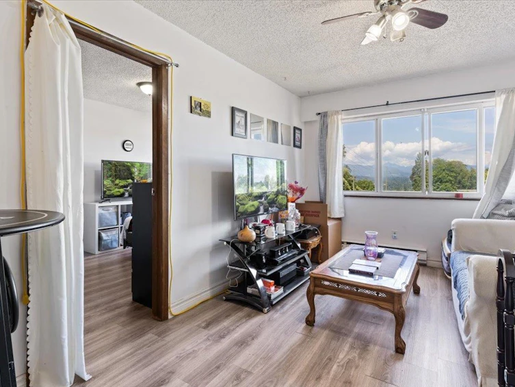 6632 Canada Way, Burnaby, BC, V5E 3P7 - 2