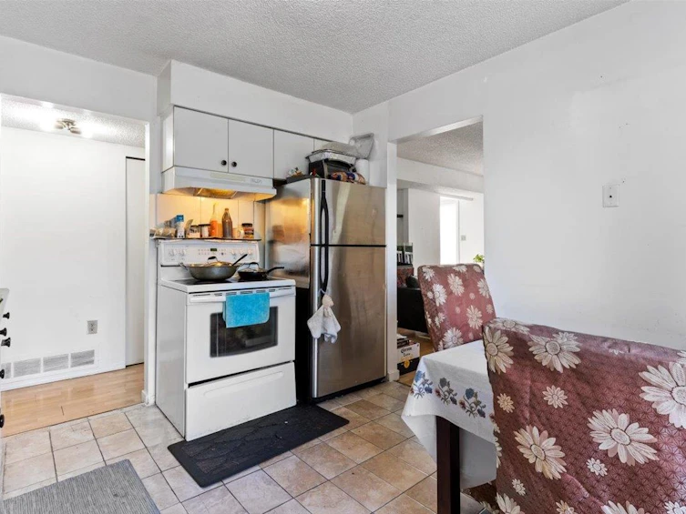 6632 Canada Way, Burnaby, BC, V5E 3P7 - 22