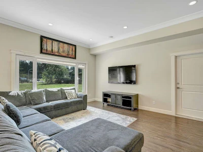20210 28 Avenue - 5