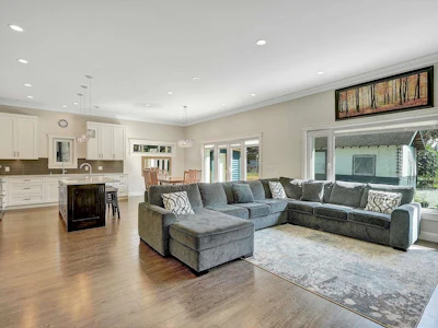 20210 28 Avenue - 2