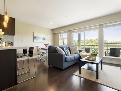 414-15735 Croydon Drive - 4