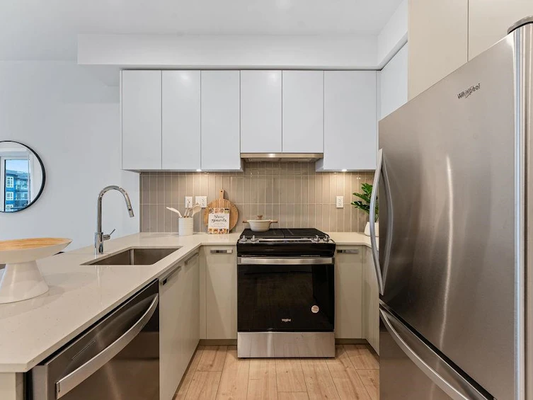 114-13788 76 Avenue, Surrey, BC, V3W 3V9 - 3