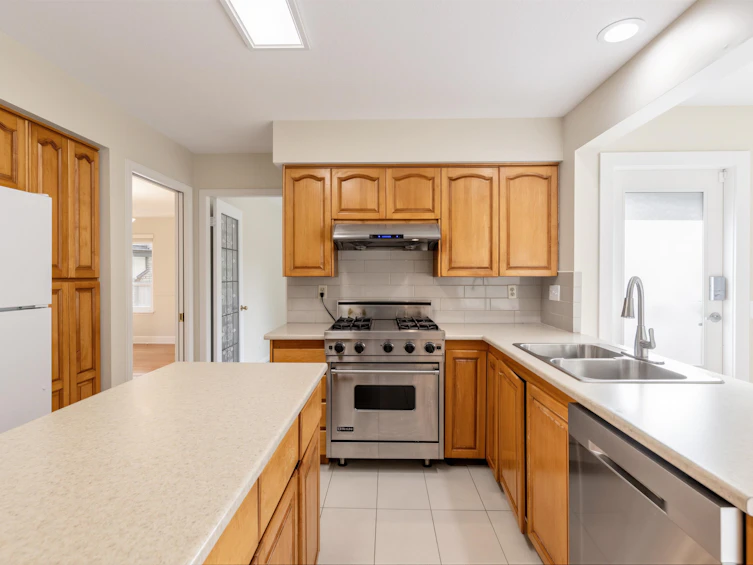14816 20a Avenue, Surrey, BC, V4A 8L3 - 12