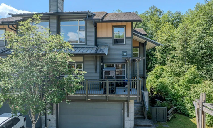 1162 Village Green Way