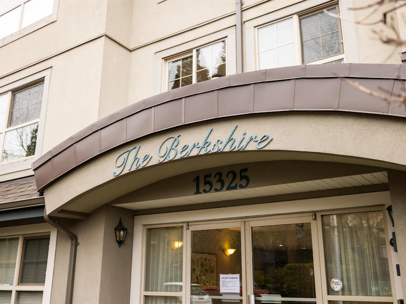 207 - 15325 17th Avenue, Surrey BC V4A 1T8
