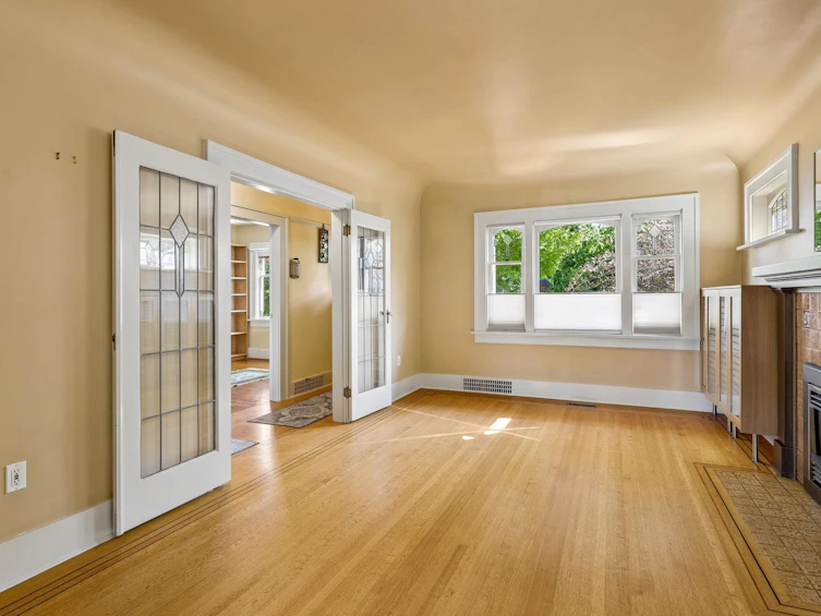 2211 Parker Street, Vancouver, BC, V5L 2L8 - 4