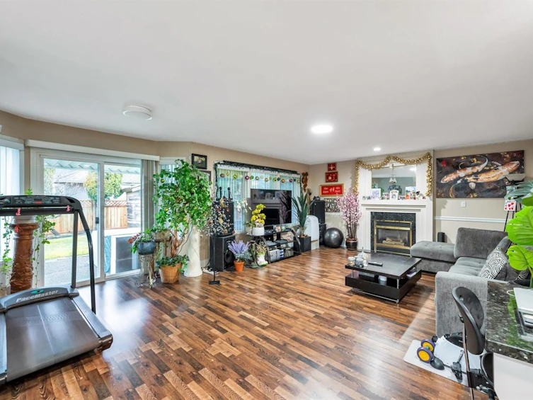 16011 110 Avenue, Surrey, BC, V4N 1R1 - 16