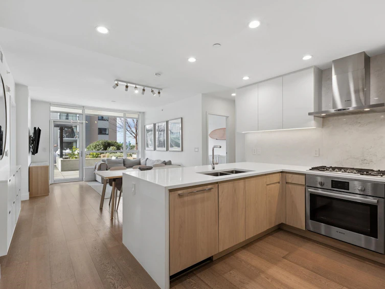 208-177 W 3rd Street, North Vancouver, BC, V7M 0G5 - 10