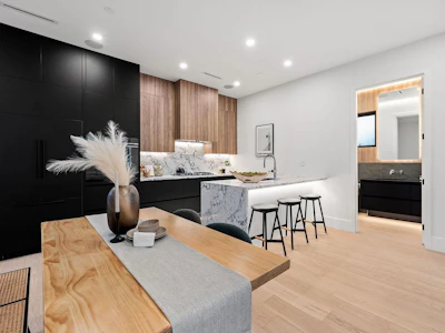 2-5034 Granville Street - 5