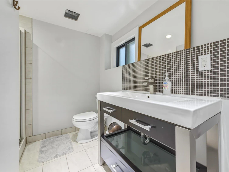 2614 Parker Street, Vancouver, BC, V5K 2T4 - 23