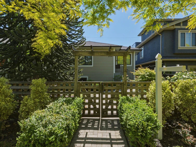 2614 Parker Street, Vancouver, BC, V5K 2T4 - 26